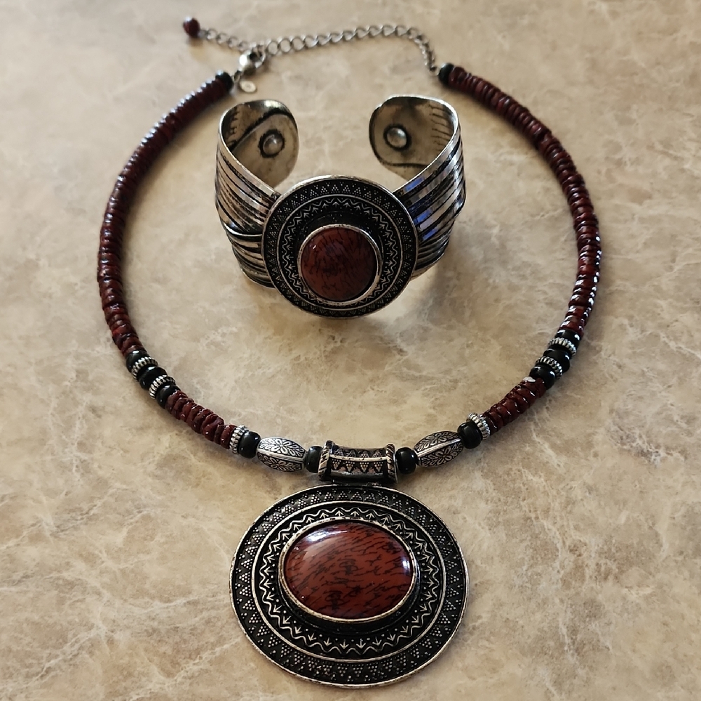 Premier Silver and Brown  Necklace & Braclet Set Like New!
